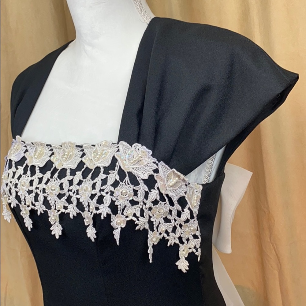 Black and Cream Evening gown - Picture 7 of 15